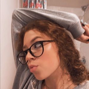 Meet your Posher, Caroline